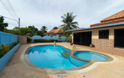 A detached house next to Emerald Hill Hua Hin