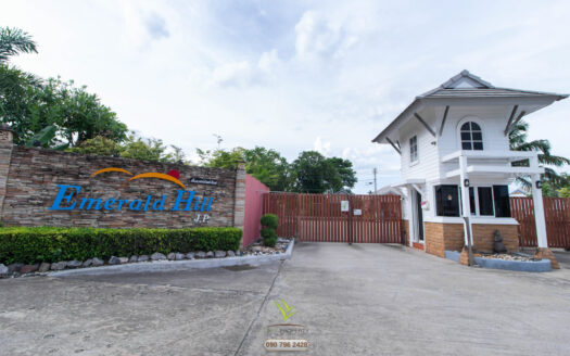 A detached house next to Emerald Hill Hua Hin