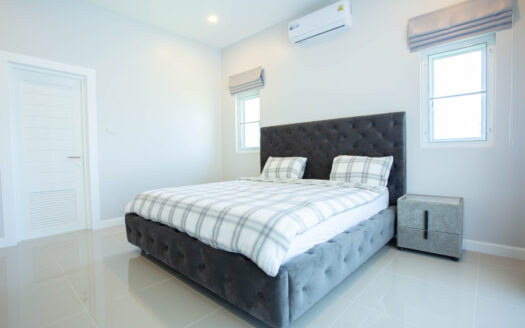 🏡 Luxury Pool Villa For sale with Mountain View,Fresh air, peaceful surroundings, and convenient acces.