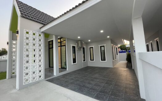 New House @Cha-am Great Location Near Golf Course! Price: 2.6 million THB 3 Bedrooms | 2 Bathrooms Fully furnished and beautifully decorated — ready to move in!