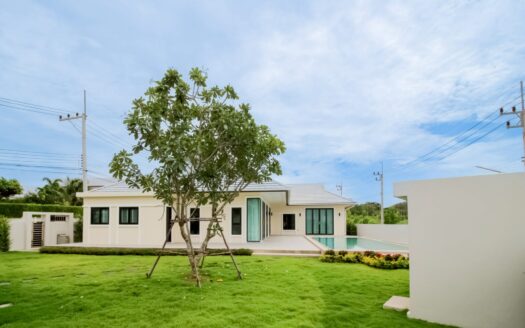 🎉 Year-End Promotion! Luxury Pool Villa – Final Unit at Emerald Scenery